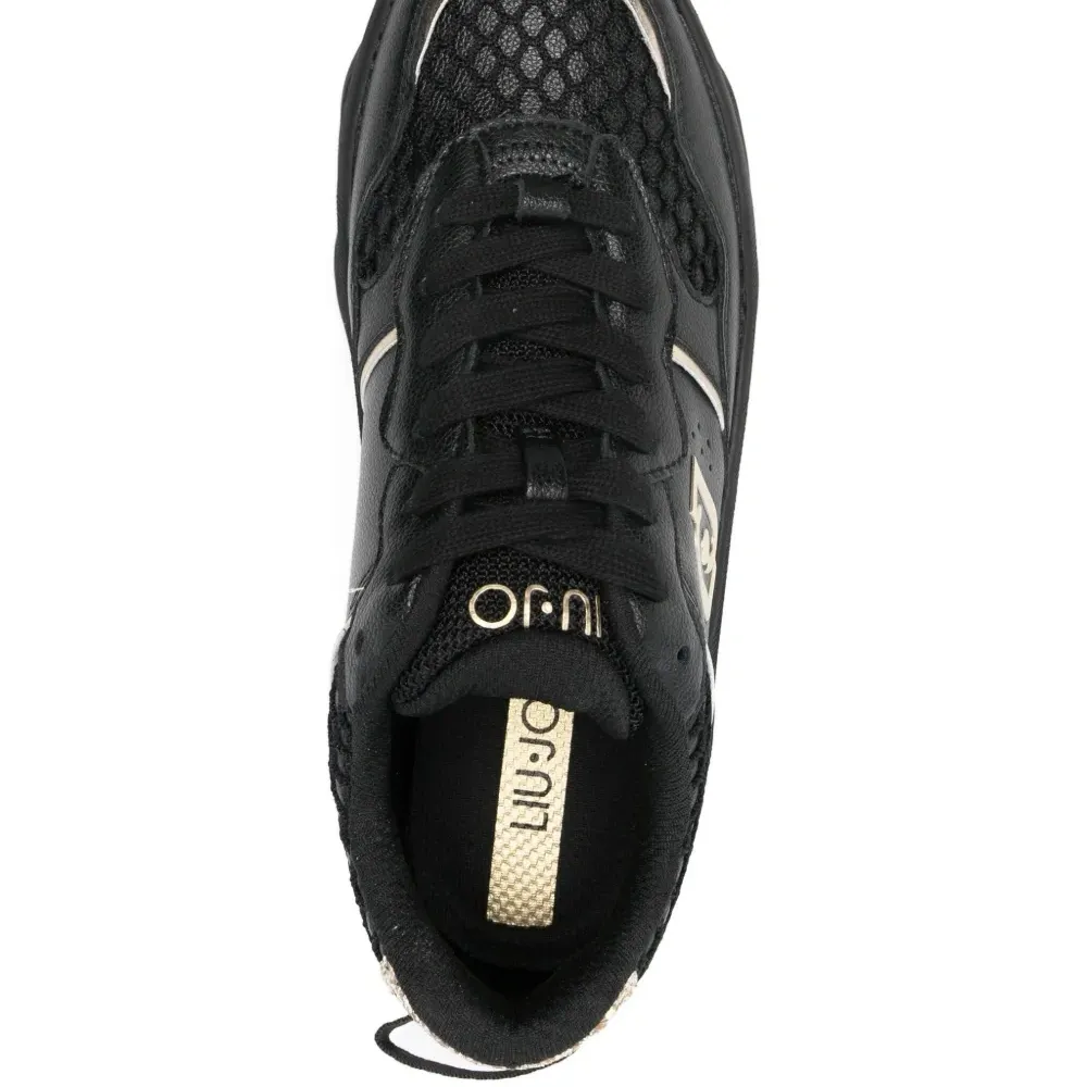 Кеды с логотипом-нашивкой