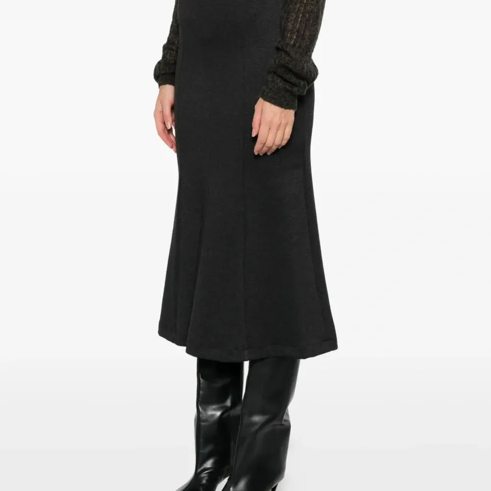 Миди-юбка с высокой талией