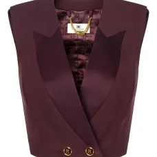 Топ с атласными лацканами и пуговицами с логотипом