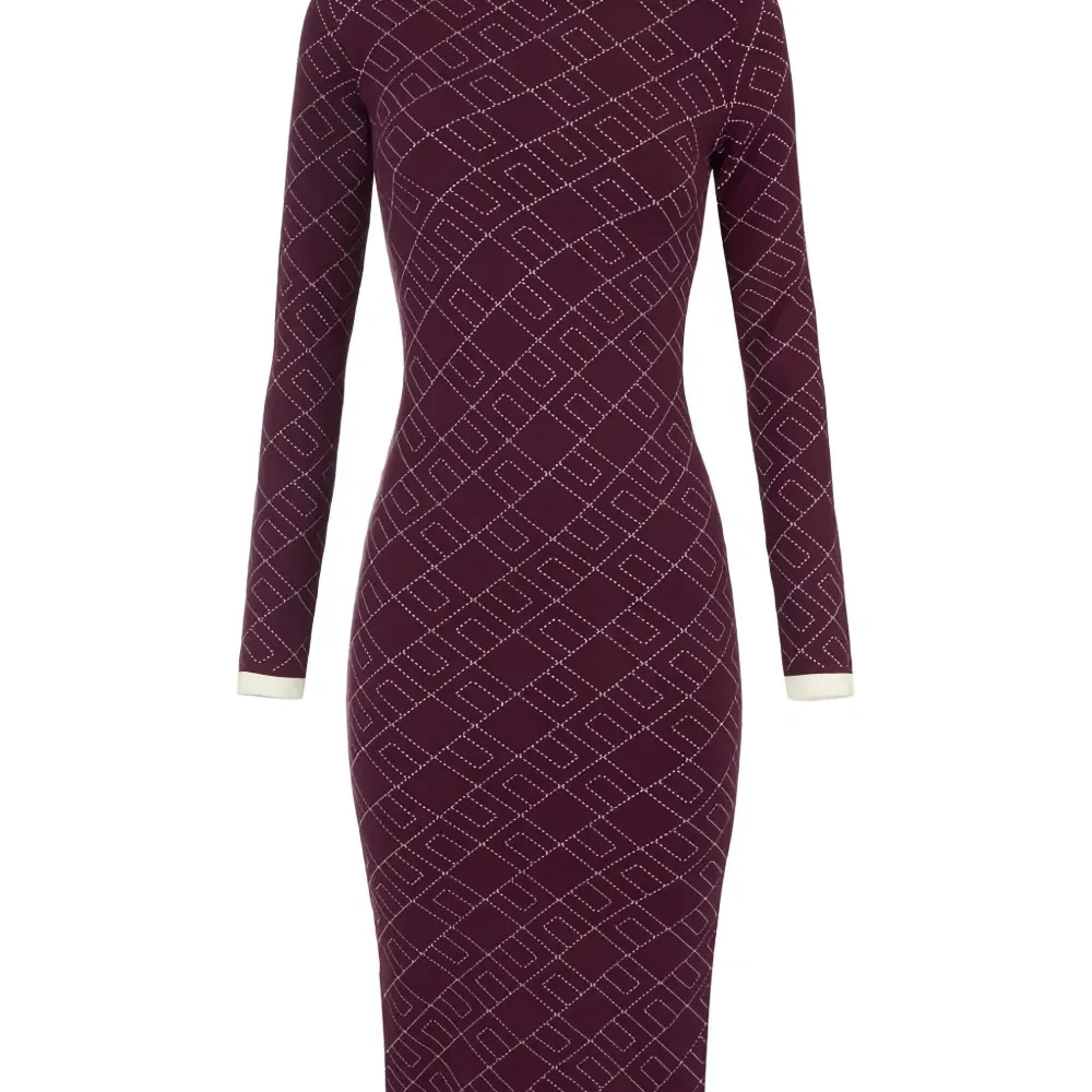 Трикотажное миди-платье из жаккарда с декоративными пуговицами