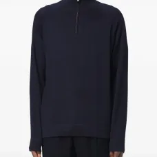 Трикотаж с воротником-воронкой