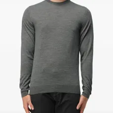 Свитер с круглым вырезом