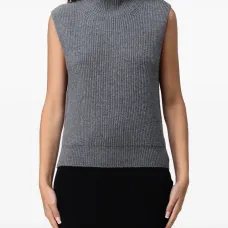 Топ с высоким воротником и логотипом