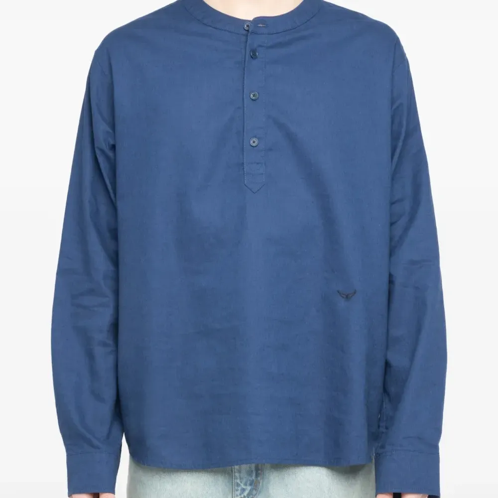 Футболка на пуговицах