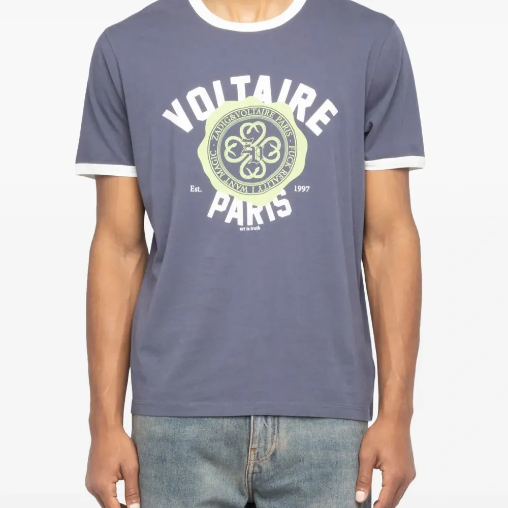 Футболка с принтом