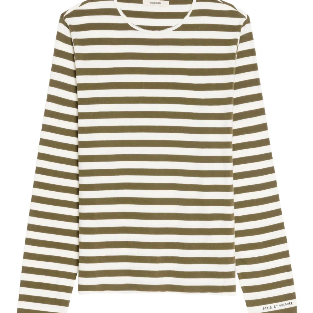 Полосатая футболка с длинными рукавами