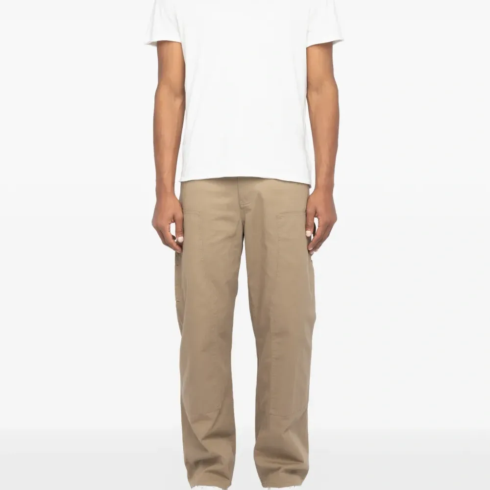 Футболка с V-образным вырезом и короткими рукавами