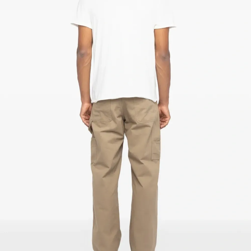 Футболка с V-образным вырезом и короткими рукавами