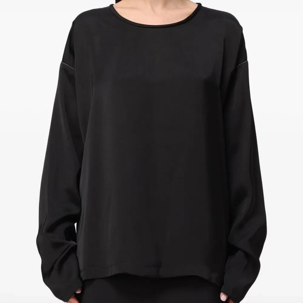 Топ с акцентом на плечи