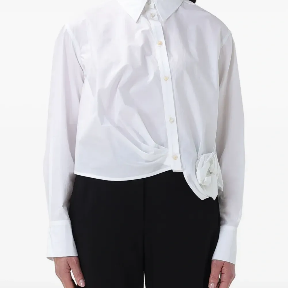 Рубашка с объёмными цветами