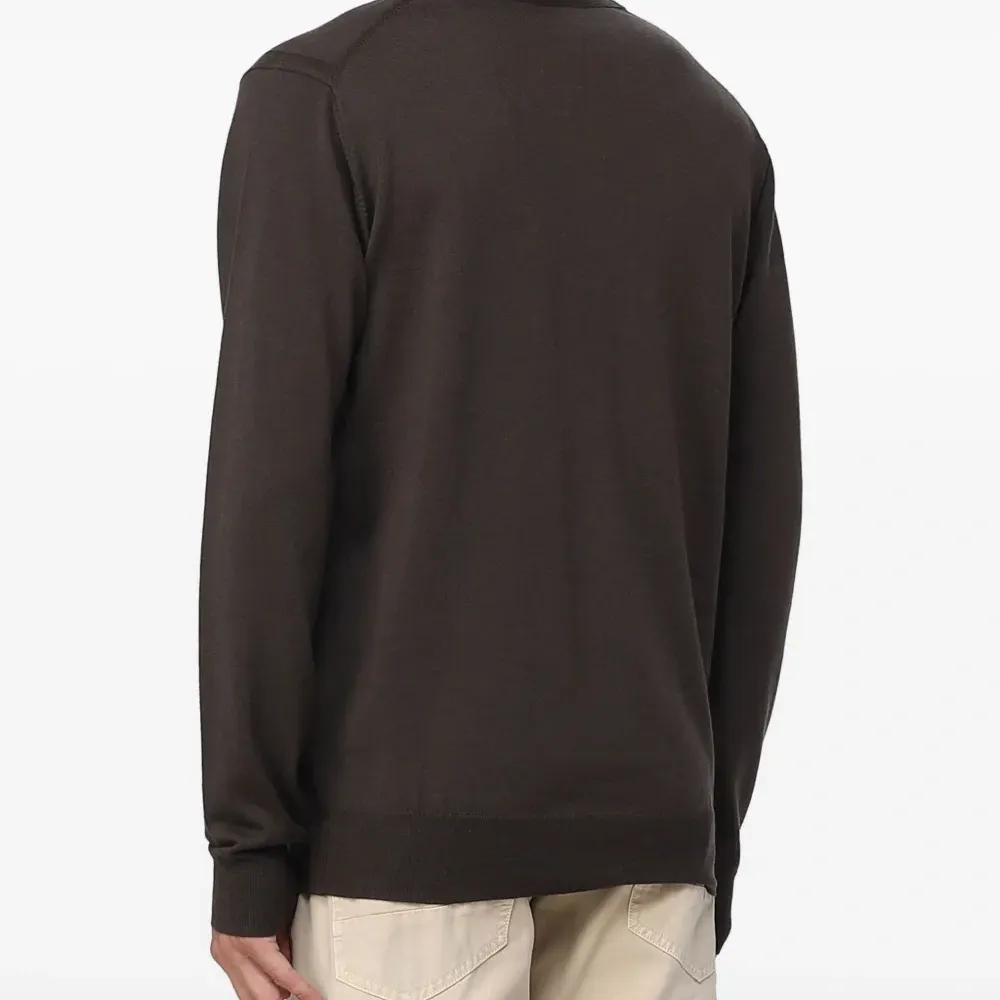 Топ с круглым вырезом