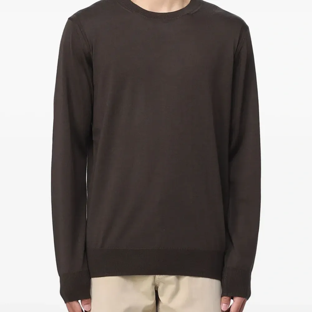 Топ с круглым вырезом