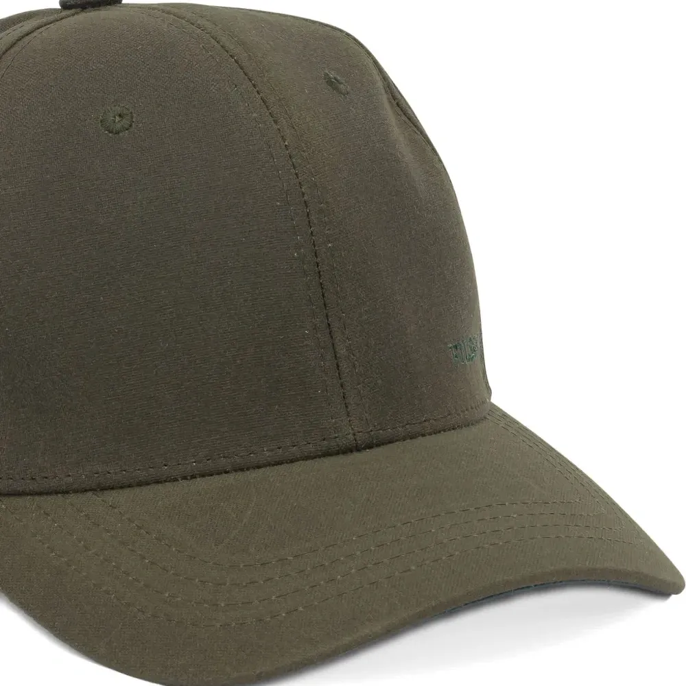 Бейсболка с логотипом