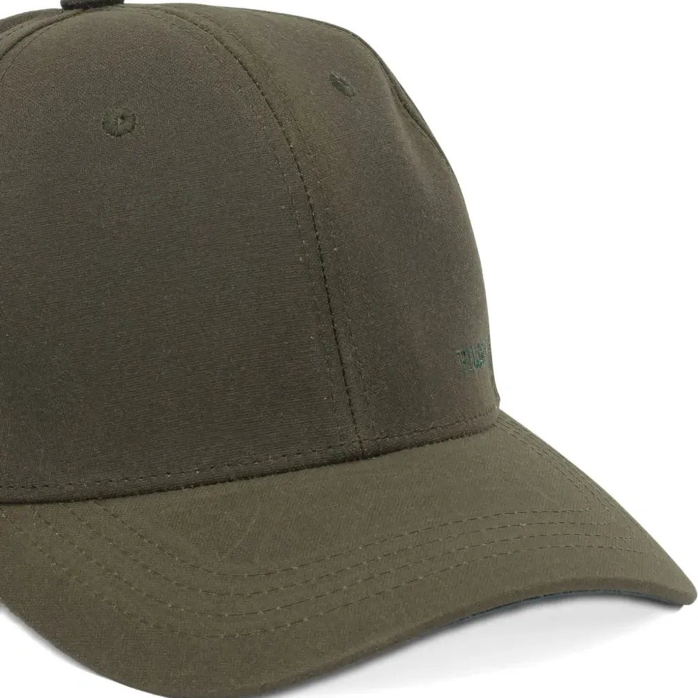 Бейсболка с логотипом