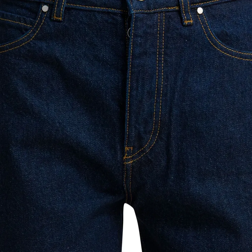 Джинсы с пятью карманами