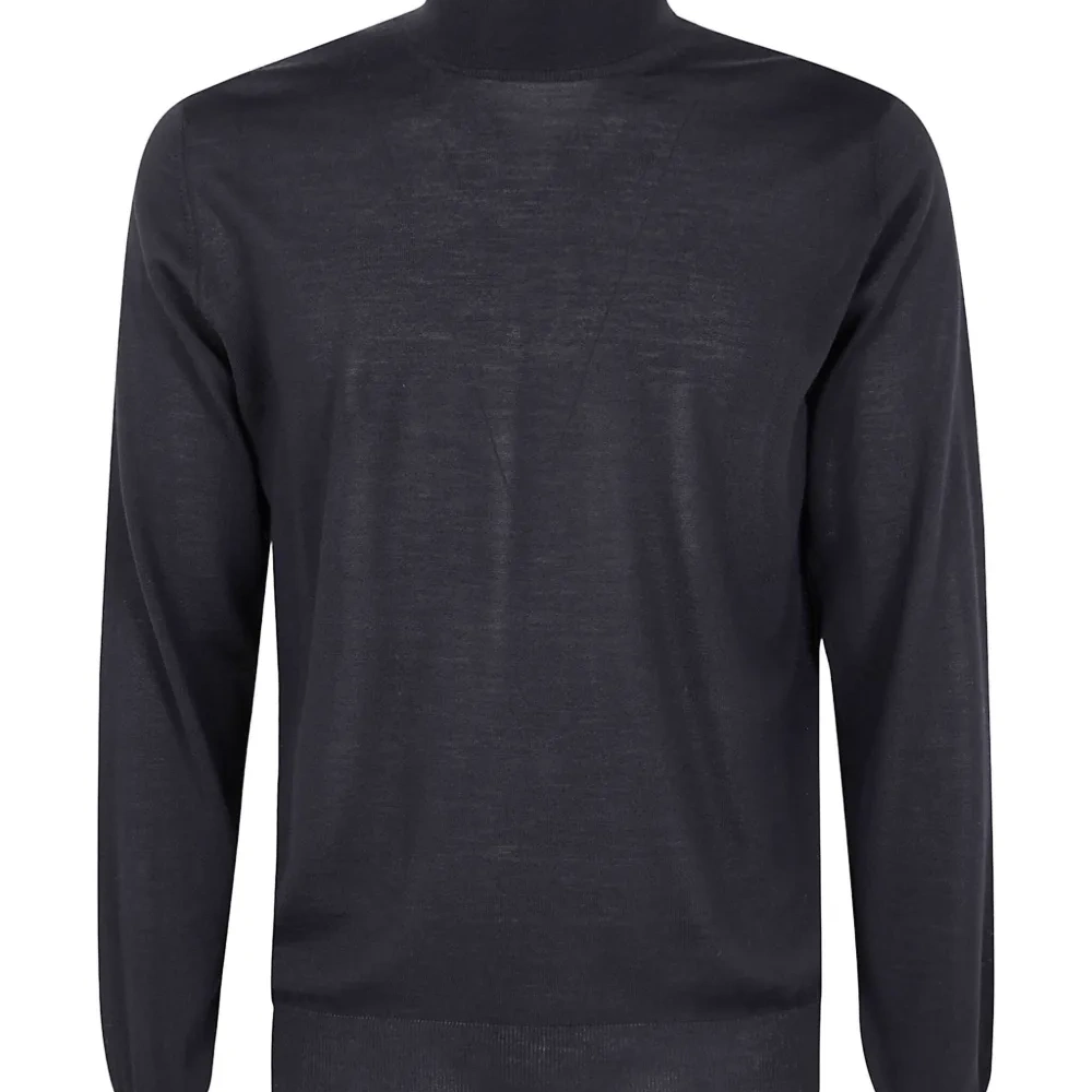 Свитер с длинными рукавами и воротником-гольф