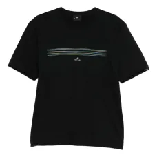 Футболка в полоску с размытым эффектом