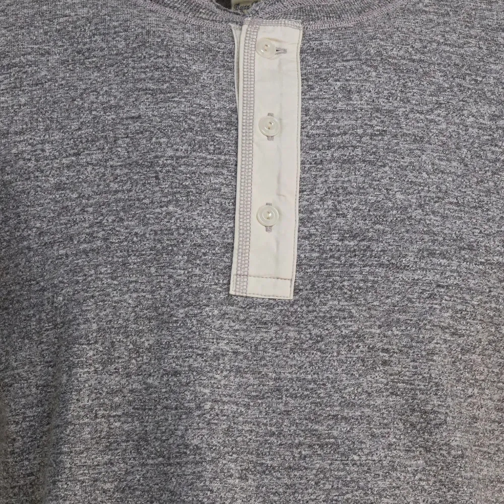 Хлопковая футболка Henley