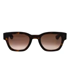 Солнцезащитные очки в квадратной оправе