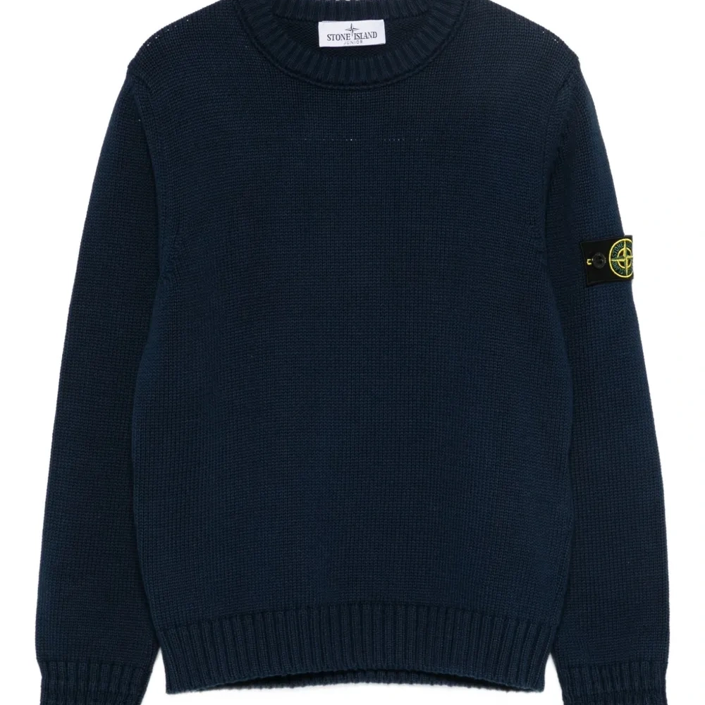 Свитер с нашивкой-компасом