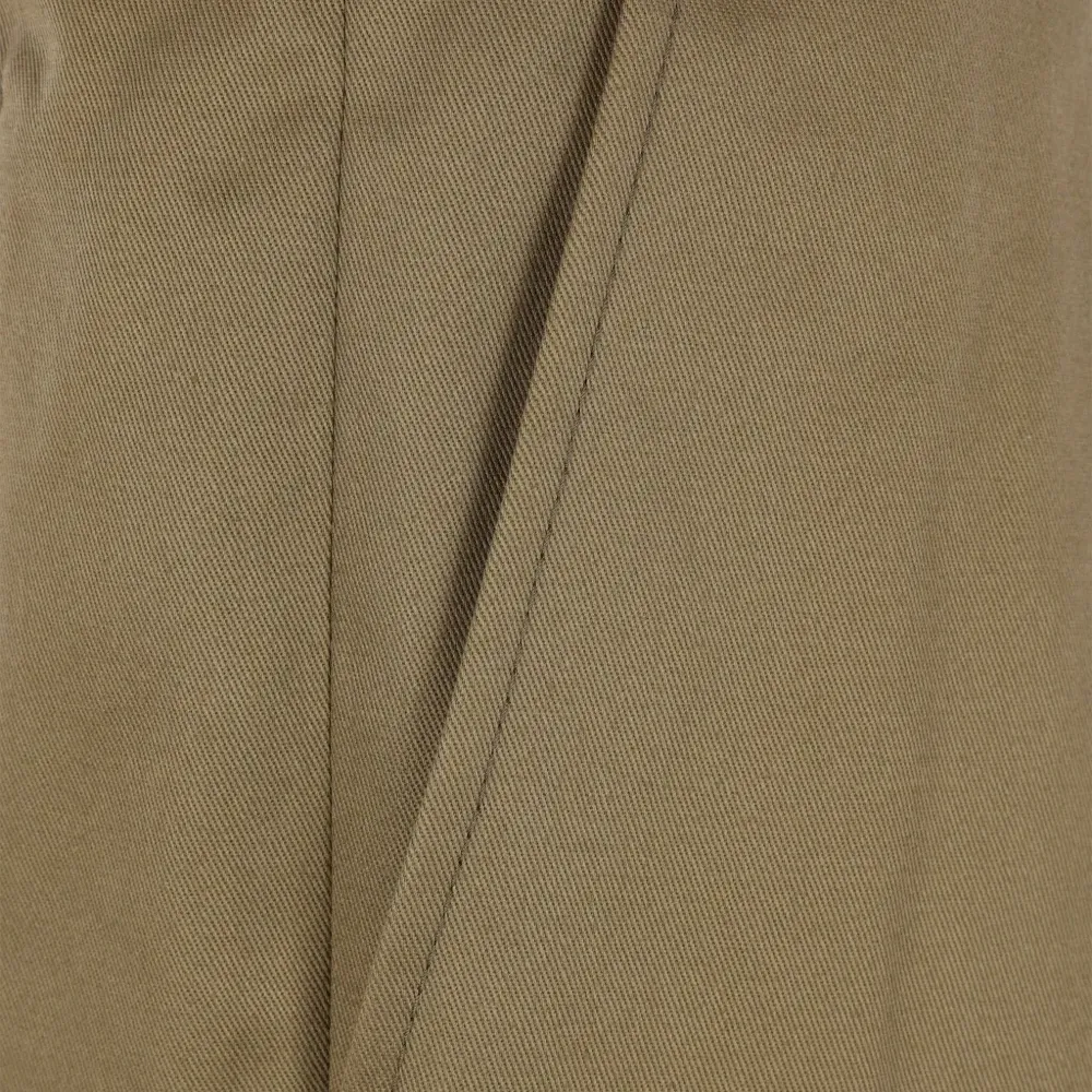 Брюки прямого кроя со складками