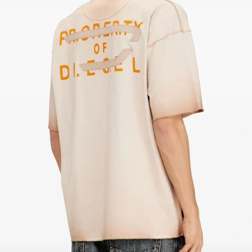 Футболка T-Look с необработанным краем