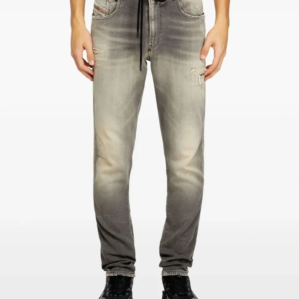 Джинсы D-Strukt