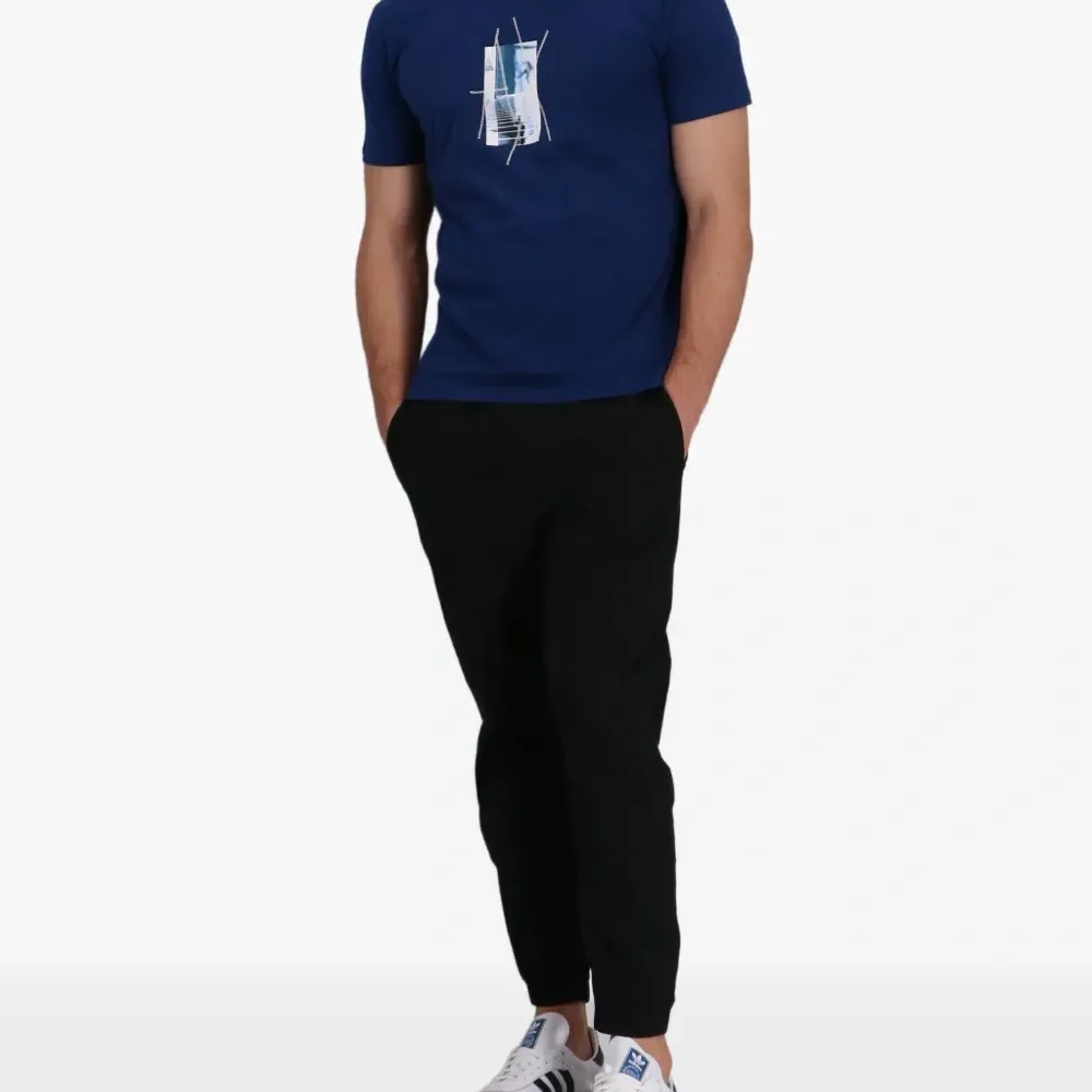 Футболка с графичным принтом