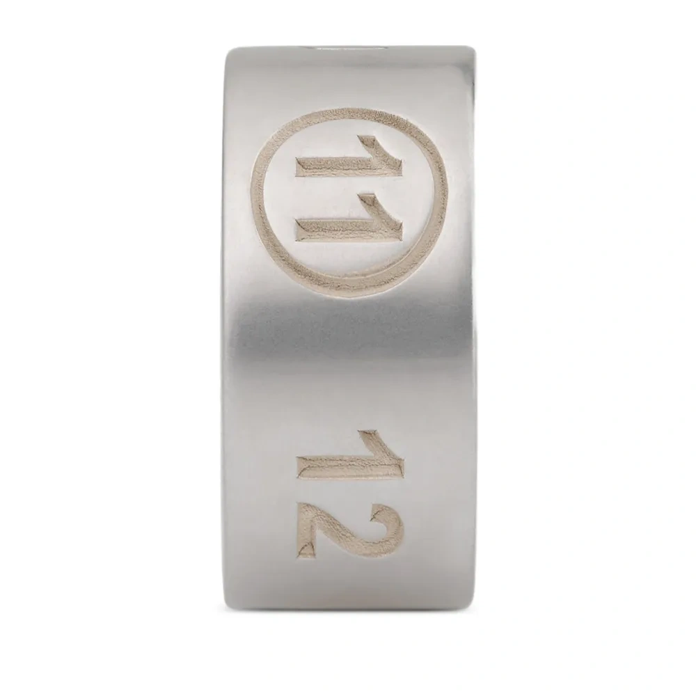 Серьга-кафф с логотипом