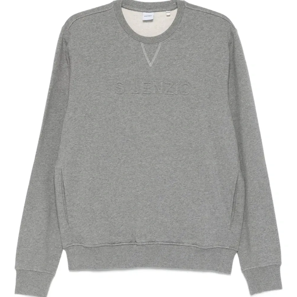 Толстовка с круглым вырезом