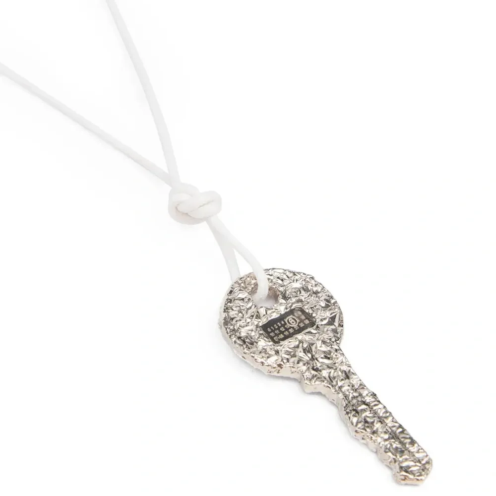 Колье с подвеской