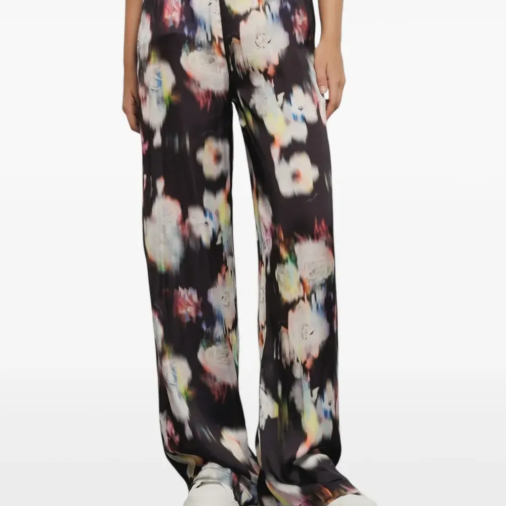 Атласные брюки с цветочным принтом