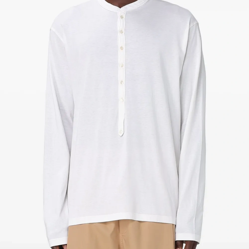 Футболка с длинными рукавами и пуговицами