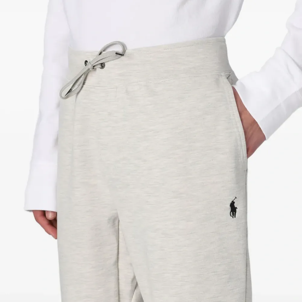 Джоггеры на кулиске