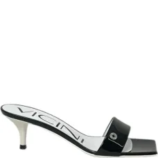 Босоножки на каблуке с квадратным носком