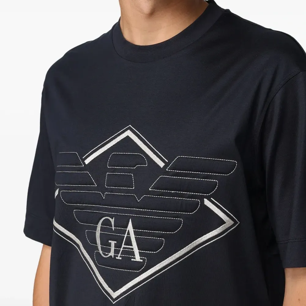 Футболка с вышивкой