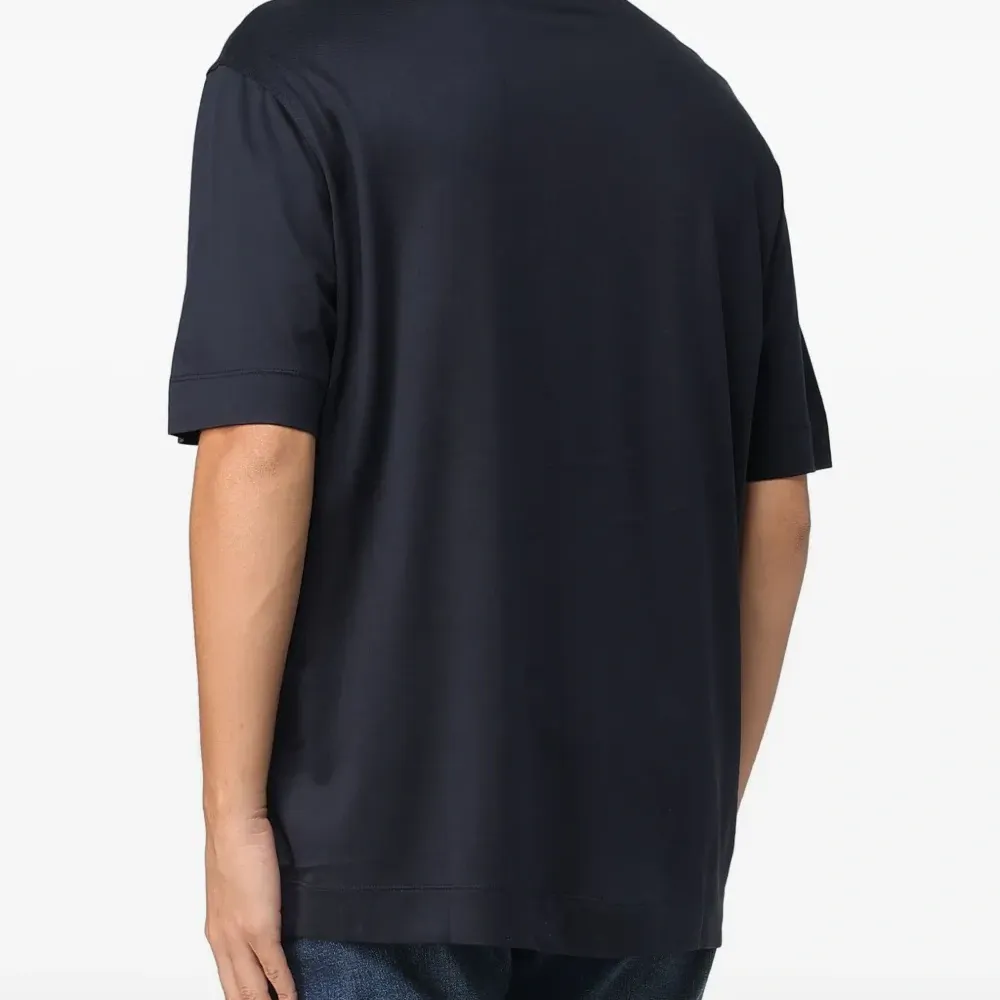 Футболка с вышивкой