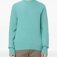 Свитер с круглым вырезом