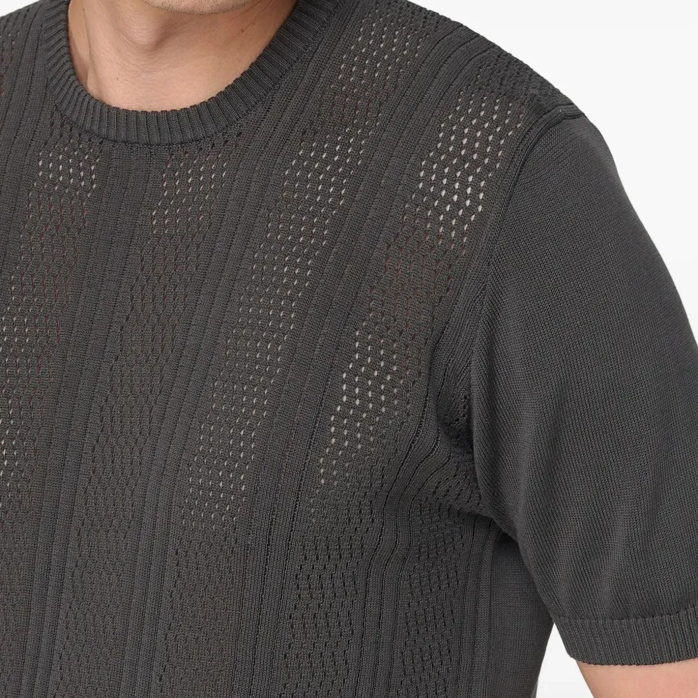 Футболка с круглым вырезом