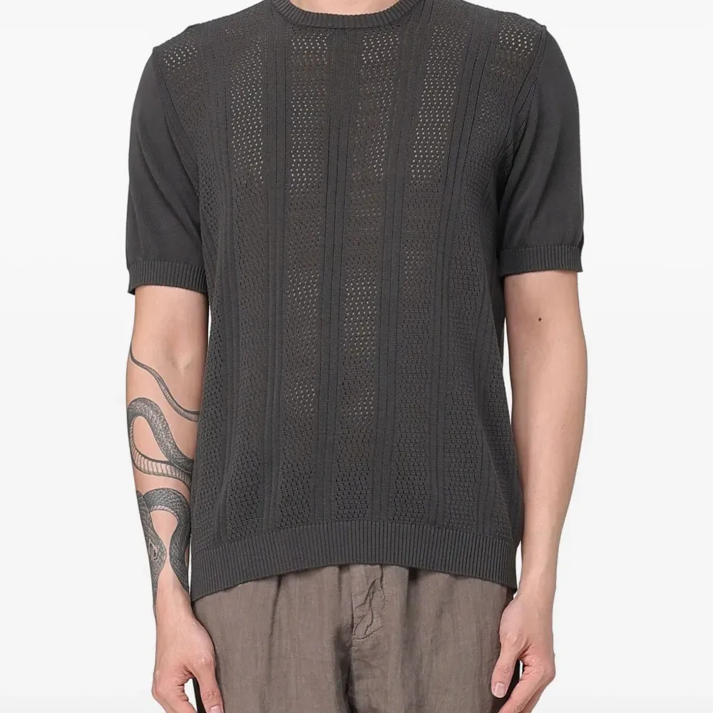 Футболка с круглым вырезом