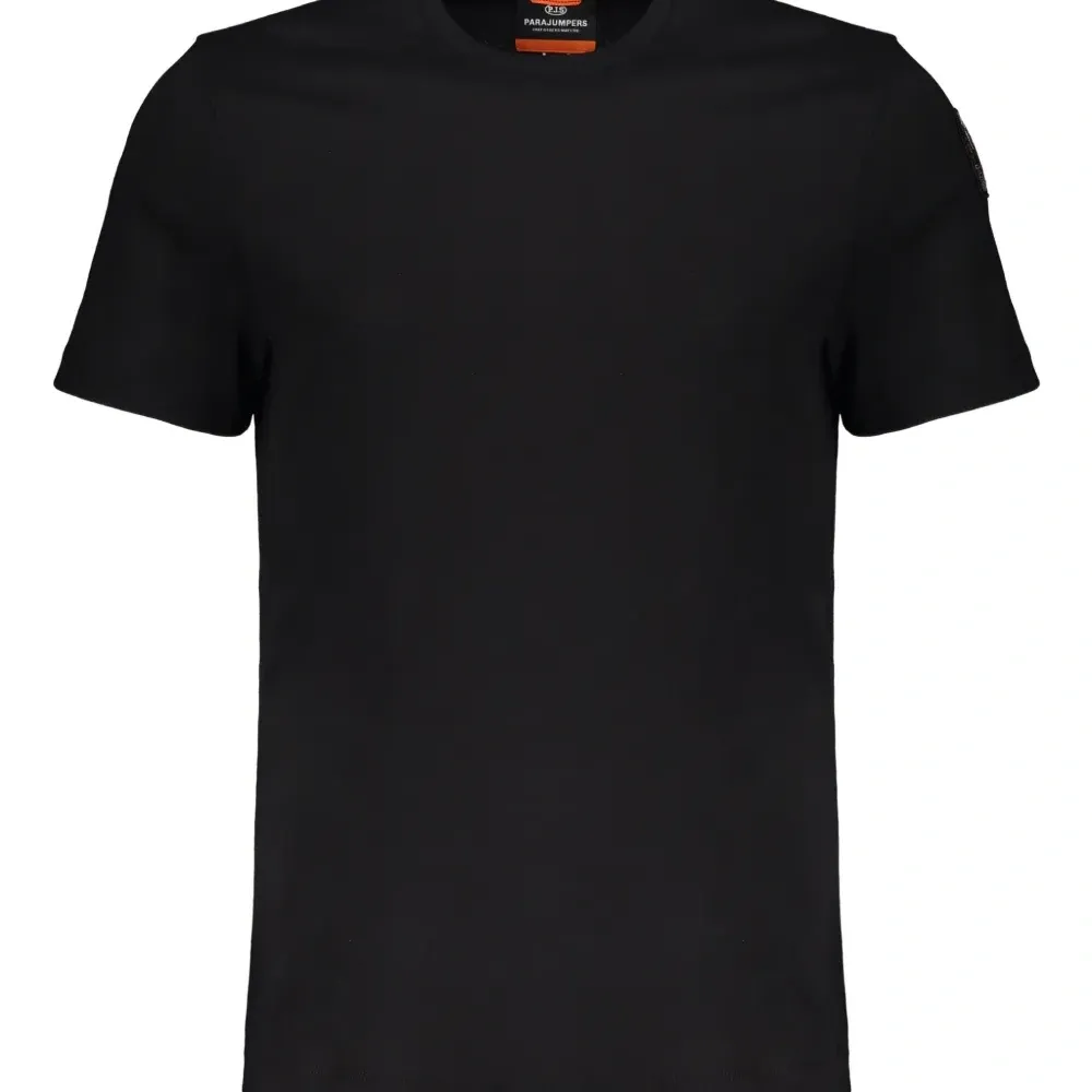 Минималистичная футболка с короткими рукавами