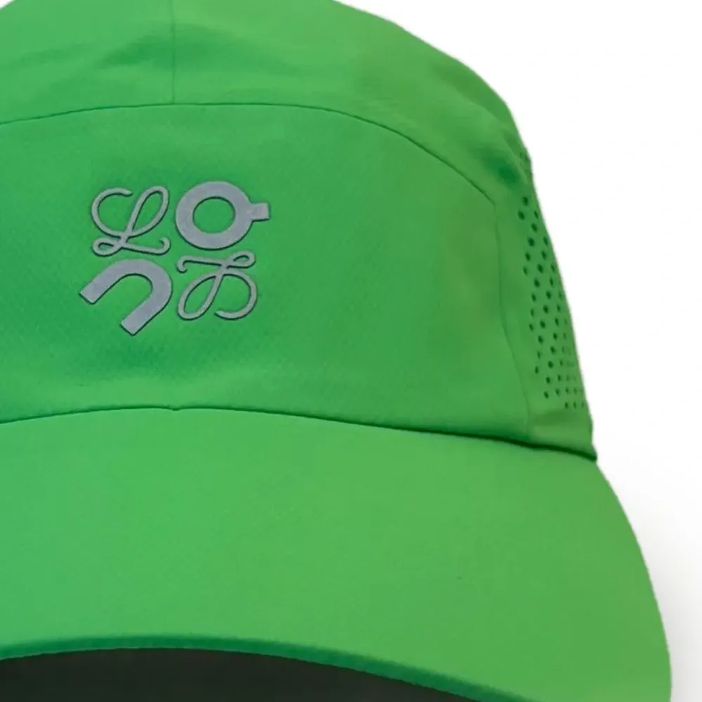 Бейсболка с логотипом из коллаборации с On