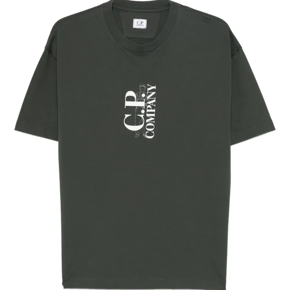 Футболка с логотипом