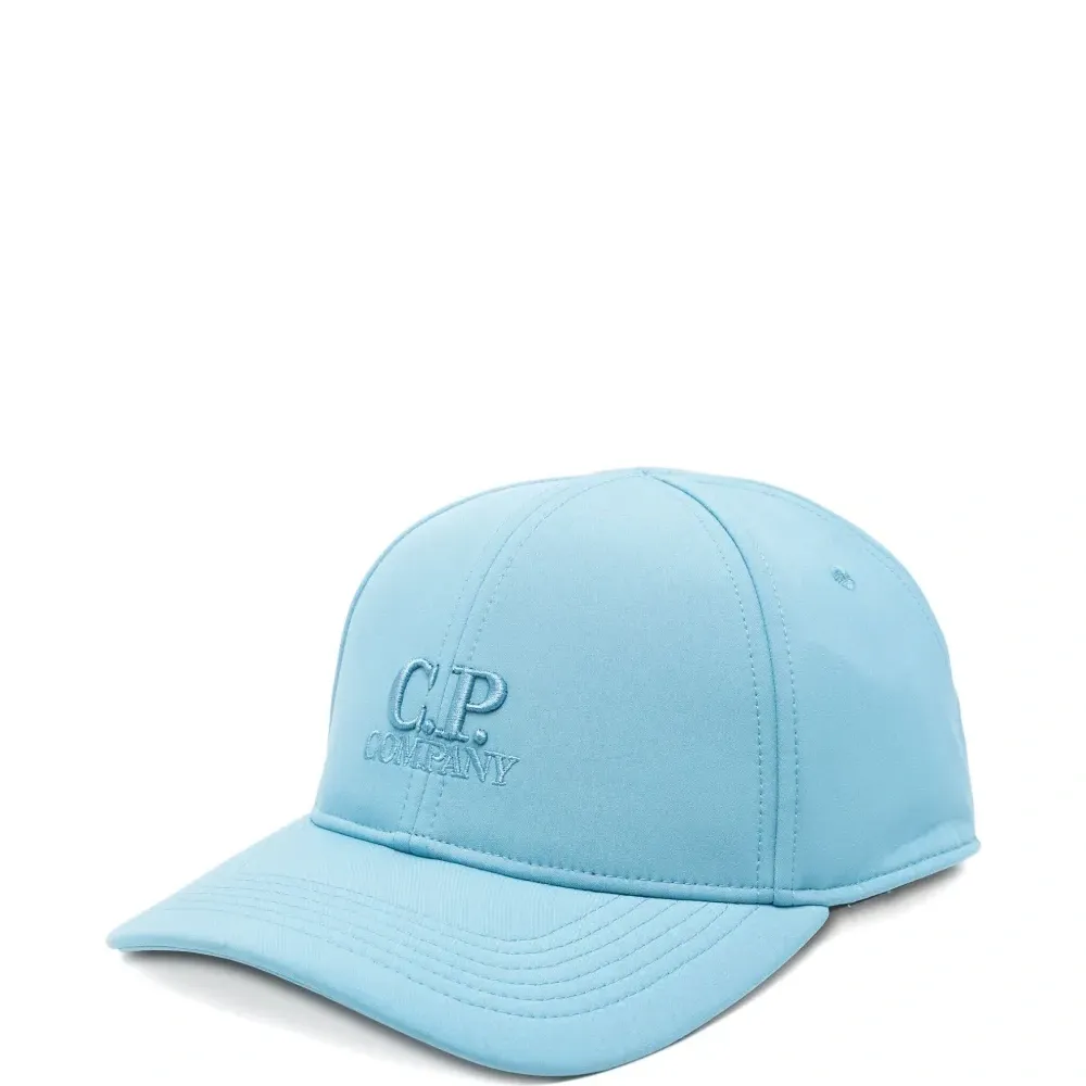 Бейсболка с вышитым логотипом