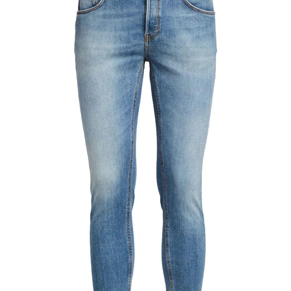 Джинсы с карманами Джинсы с карманами