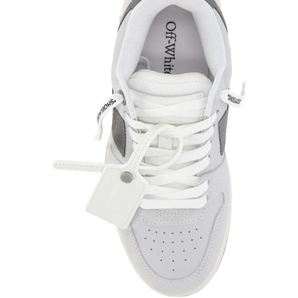 Кроссовки на шнуровке