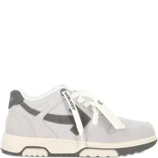 Кроссовки на шнуровке