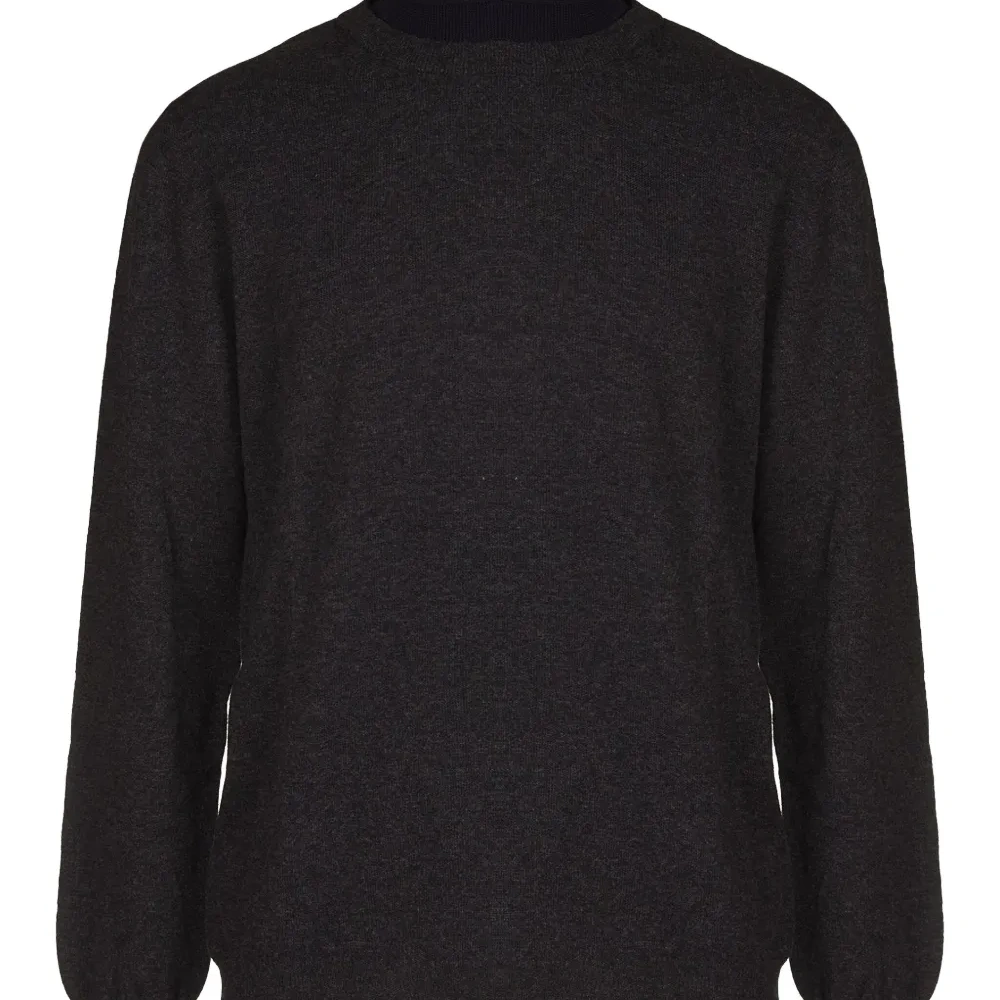 Свитер с высоким воротником