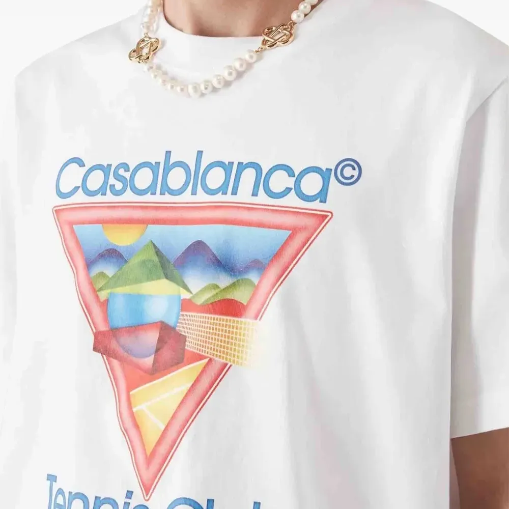 Футболка с круглым вырезом и графическим принтом