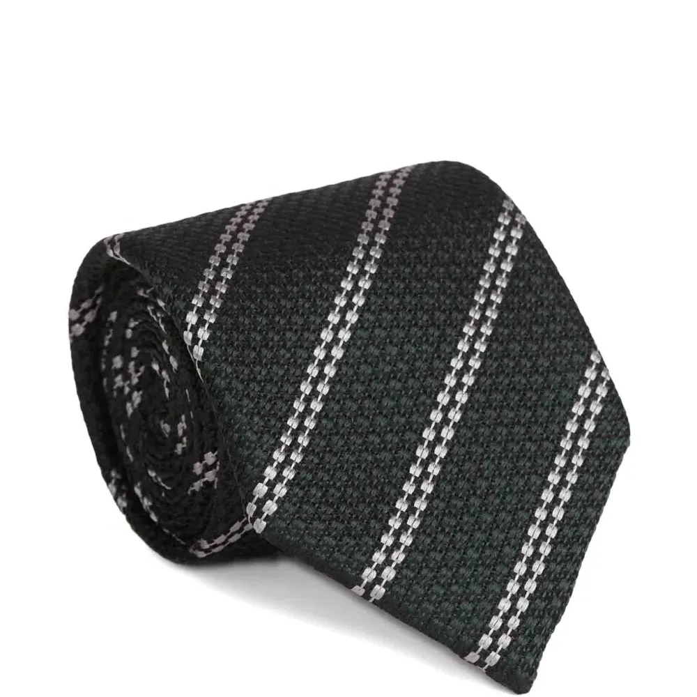 Галстук с геометрическим узором